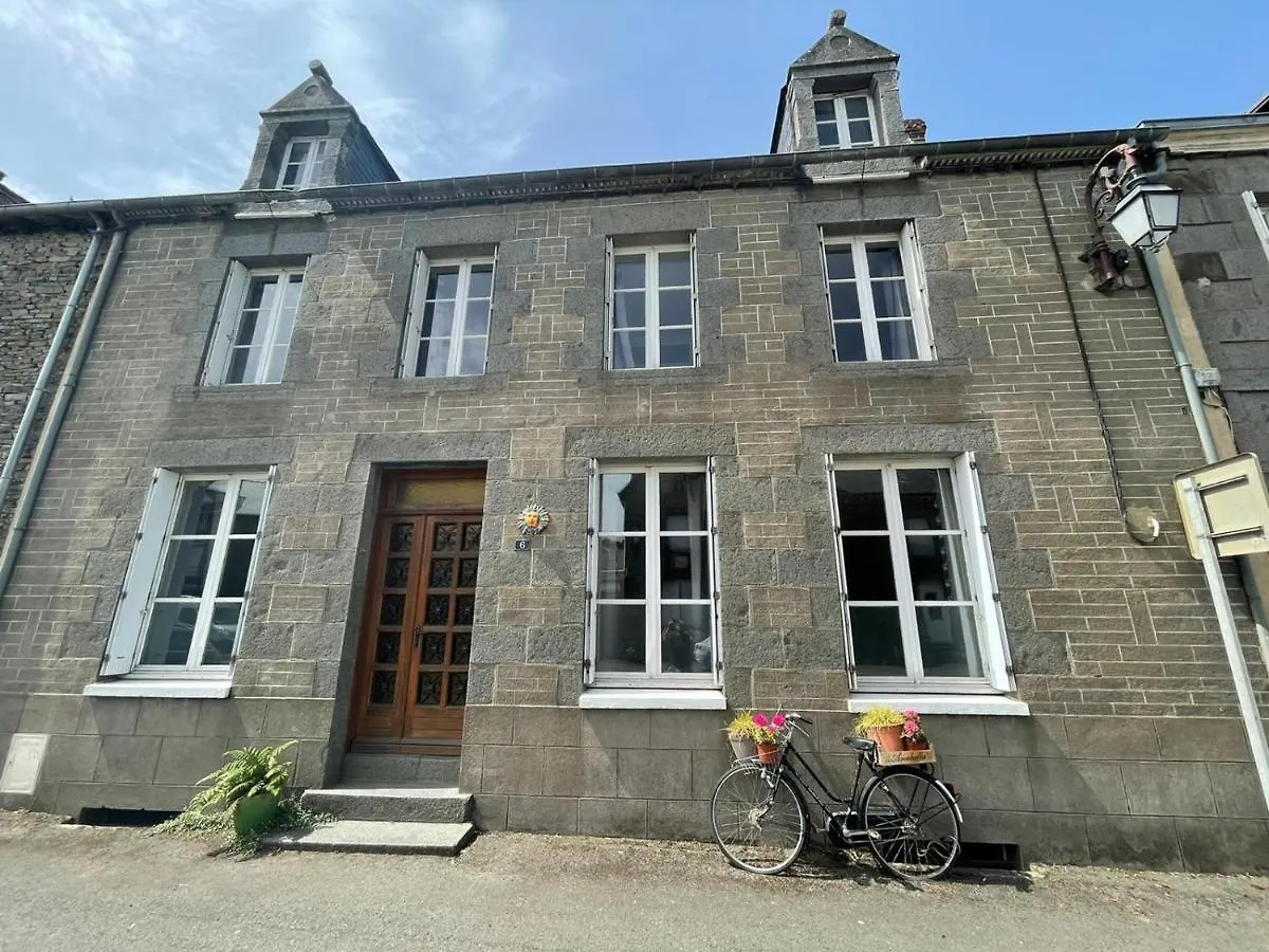 Maison Spacieuse Authentique Proche St Malo Rennes, Bienvenue A La Casa Cozumel Pleugueneuc 0*,  France